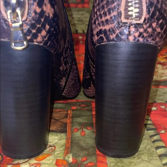 #59 Aqua Soren Brown Snakeskin patterned heeled Ankle Boots sz 8 NWOT - Picture 5 of 8